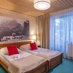 Sichlanski Dworek & Couette-café 4*