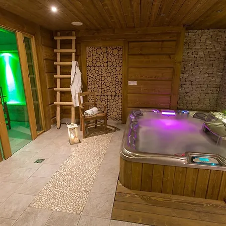 Bed & Breakfast Sichlanski Dworek & 4*