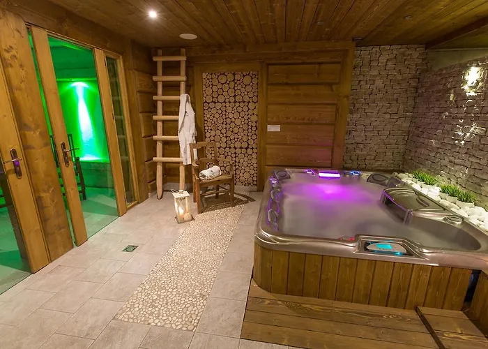 Oda ve Kahvaltı Sichlanski Dworek & 4*